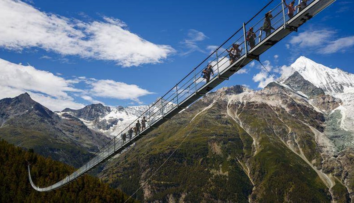 بالفيديو... في سويسرا  أطول جسر معلق في العالم