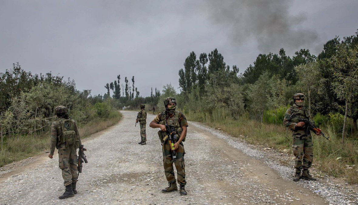 مقتل ثلاثة من رجال الشرطة الهندية في هجوم شنّه متشددون على معسكرهم بإقليم كشمير