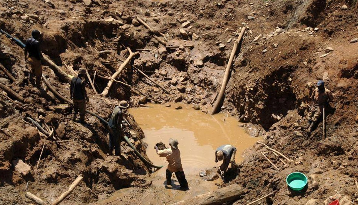 انهيار داخل منجم للذهب في بوركينا فاسو... مقتل ثمانية