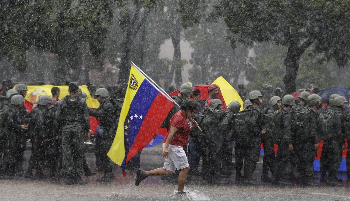 فنزويلا: المعارضة تدعم العقوبات الأميركية... "امتنعوا عن القيام بأيّ عملية مالية"