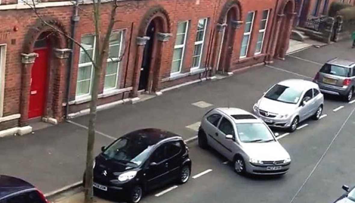 بالفيديو: فشل ذريع لامرأة في ركن سيارتها