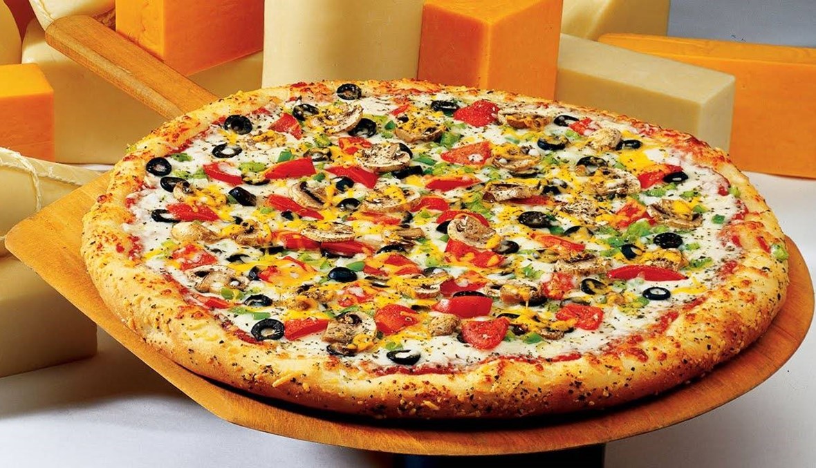 بيتزا على الطريقة الجزائرية... ماذا يميزها من سواها؟