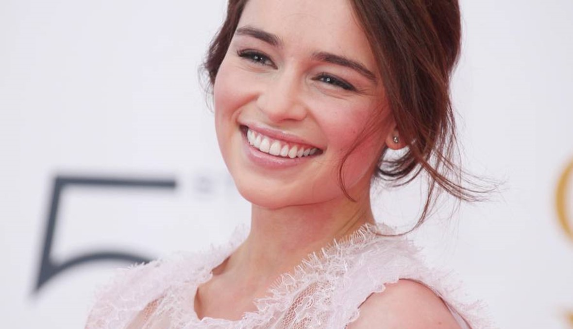تسريحات ومكياجات Emilia Clarke تمنحها طلّات مختلفة
