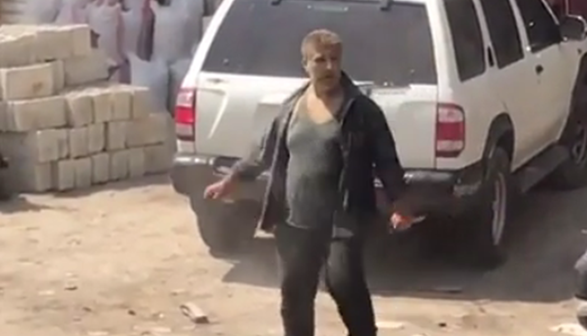 حمل سكينين وهدّد العشرات...قصة حسين صاحب "القوة الخارقة" (فيديو)
