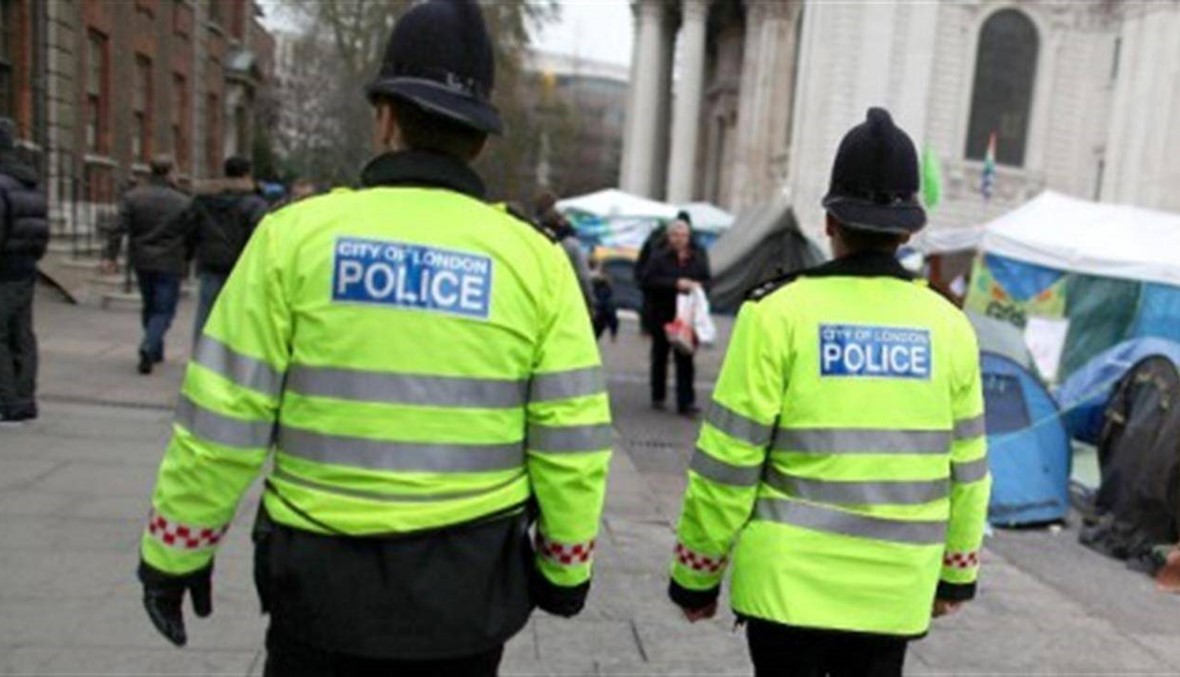 بالفيديو: الشرطة البريطانية تحقق بأمر طرد مريب بالحي المالي في لندن