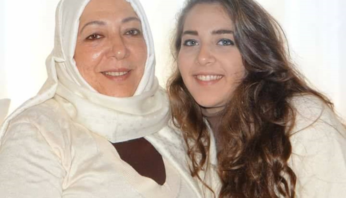 مقتل معارضة سورية وابنتها في اسطنبول... "طعناً بالسكاكين"