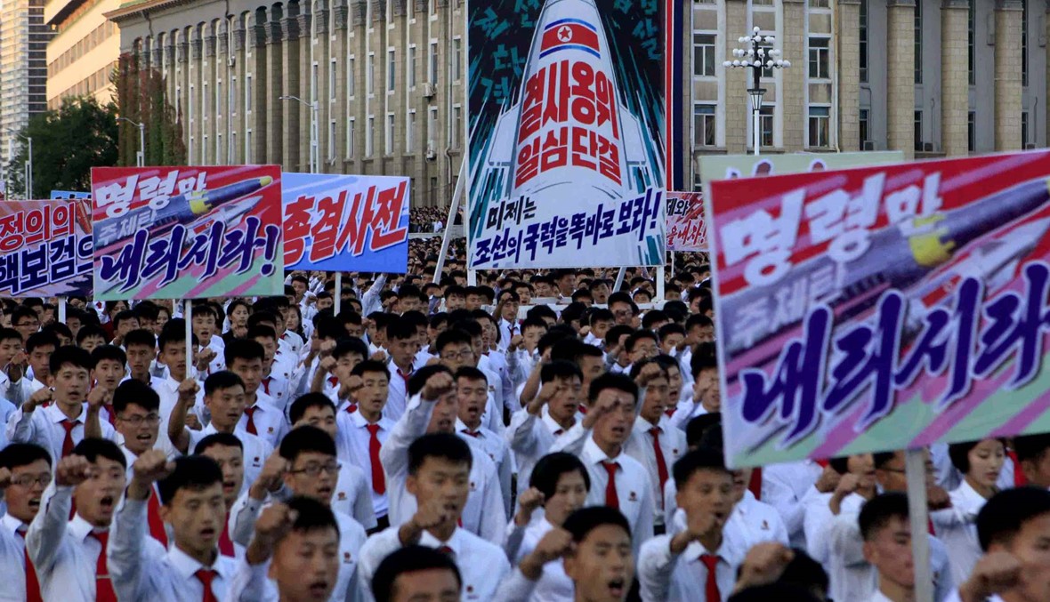 عشرات الآلاف تظاهروا في بيونغ يانغ: "لدينا أعظم قائد على الإطلاق" (صور)