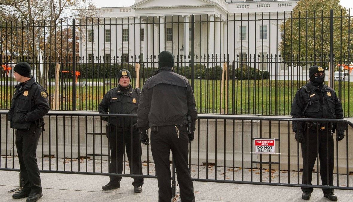 رجل مسلّح قرب البيت الأبيض... ضبّاط الخدمة السريّة يحقّقون معه