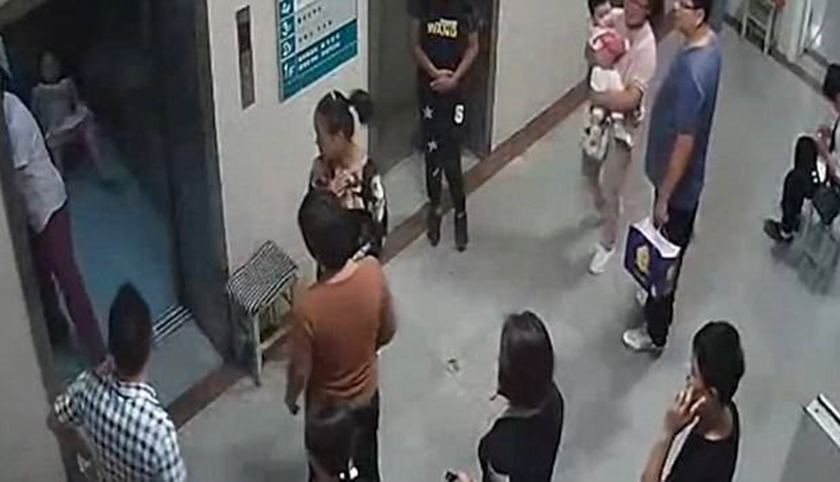 بالفيديو: سيدتي... إذا أردتِ الولادة في مصعد فتأكدي أنك في المستشفى!