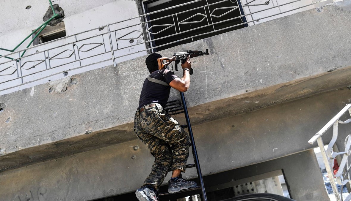 قوات سوريا الديموقراطية تسيطر على مقر قيادة "داعش"  في الرقة