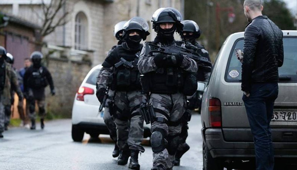 الشرطة الفرنسيّة تعتقل 10 أشخاص... "كانوا يخطّطون للإعتداء على سياسيّين"