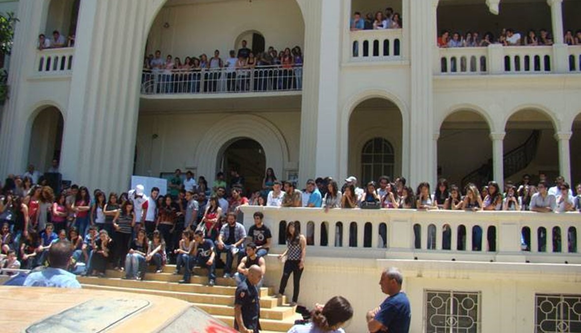 شوكولا مخدِّرة في الفنون - الجامعة اللبنانية... تقيّؤ وضيق تنفس بين الطلاب، ما الحقيقة؟