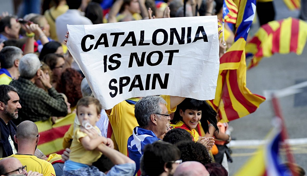 اسبانيا تعلق مهام حكومة كاتالونيا