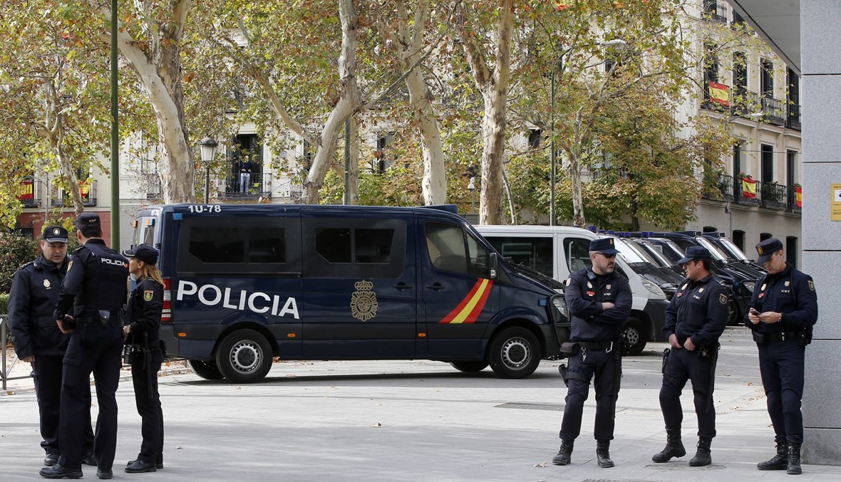 مدريد توقف 8 من الحكومة الكاتالونيّة المقالة... بوتشيمون مهدّد بمذكرة أوروبيّة