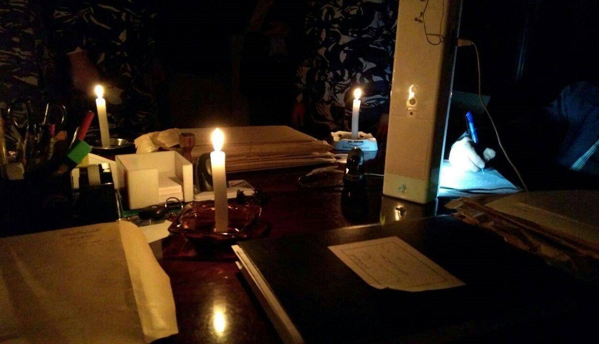 "أجواء رومنسية" في قصر عدل بعلبك... تحقيقات على الشموع!