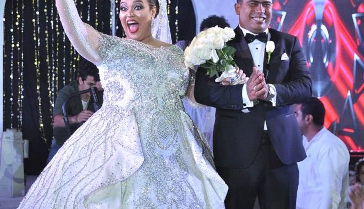 "ويزو" تحتفل بزفافها بحضور نجوم مسرح مصر