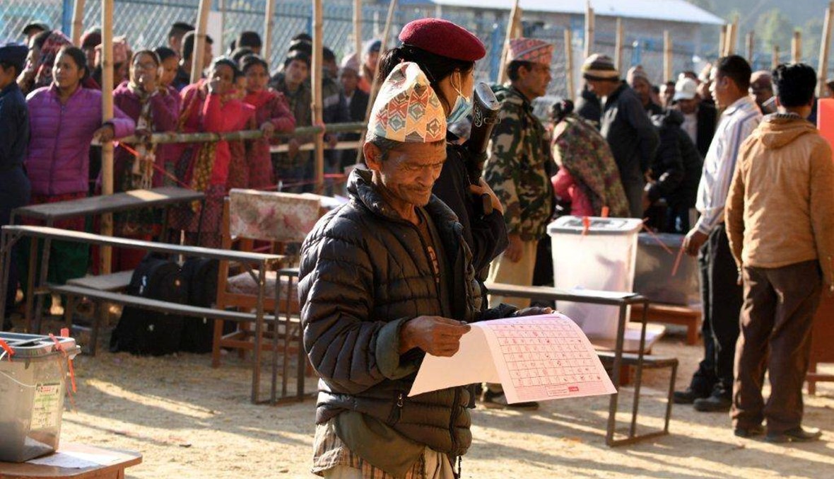 انتخابات تاريخيّة  في النيبال... أسيد وقنبلة، وساعات للوصول إلى مراكز الاقتراع