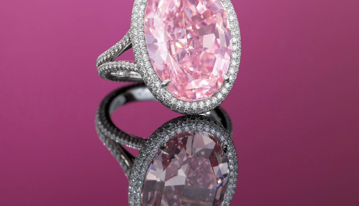 بيع خاتم من ألماس الزهري بـ32 مليون دولار
