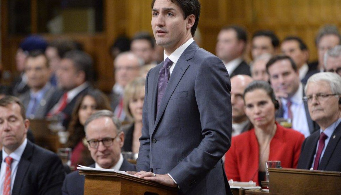 رئيس الوزراء الكندي يبكي من جديد ويعتذر من المثليين (فيديو)