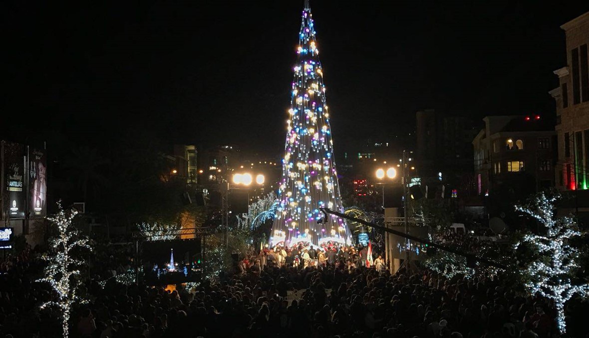 بالصور- إضاءة شجرة الميلاد في جبيل