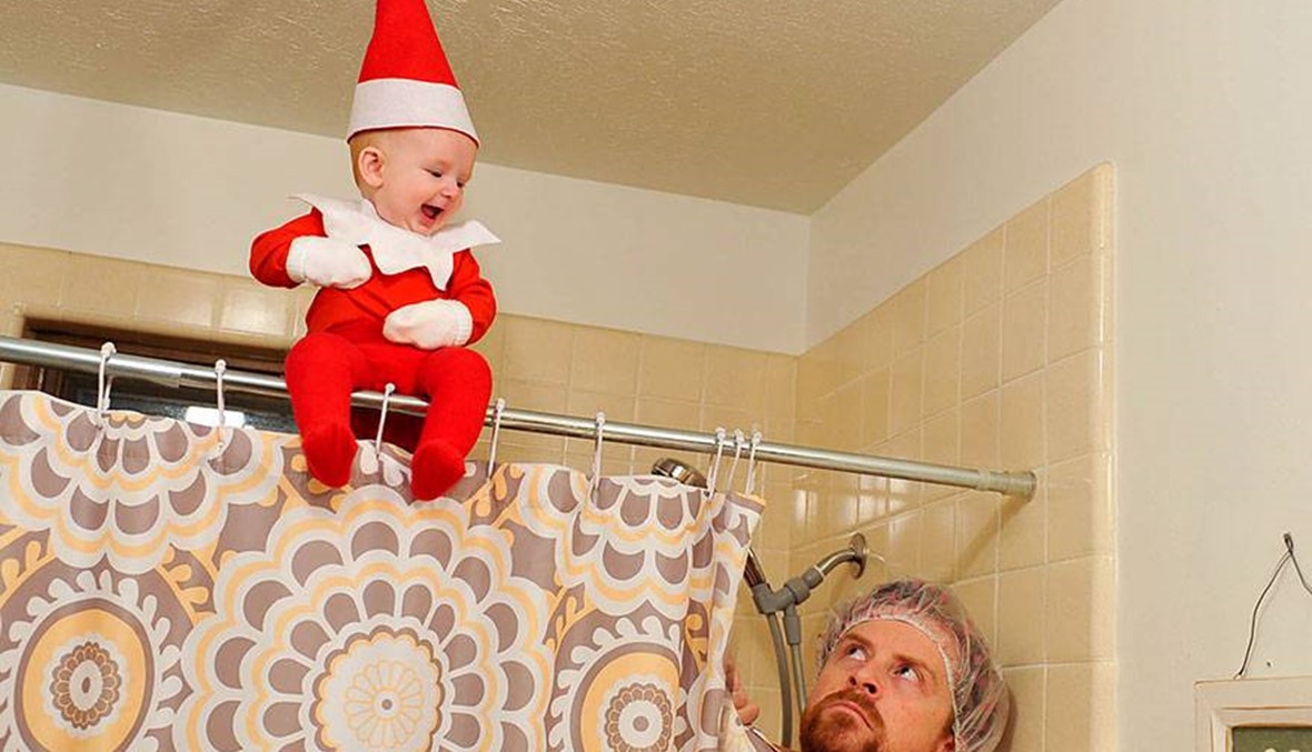 حوّل ابنه إلى قزم بابا نويل... النتائج مذهلة! (صور)
