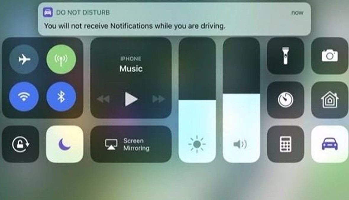 أبرز ميزات هاتف iPhone X في السيارة