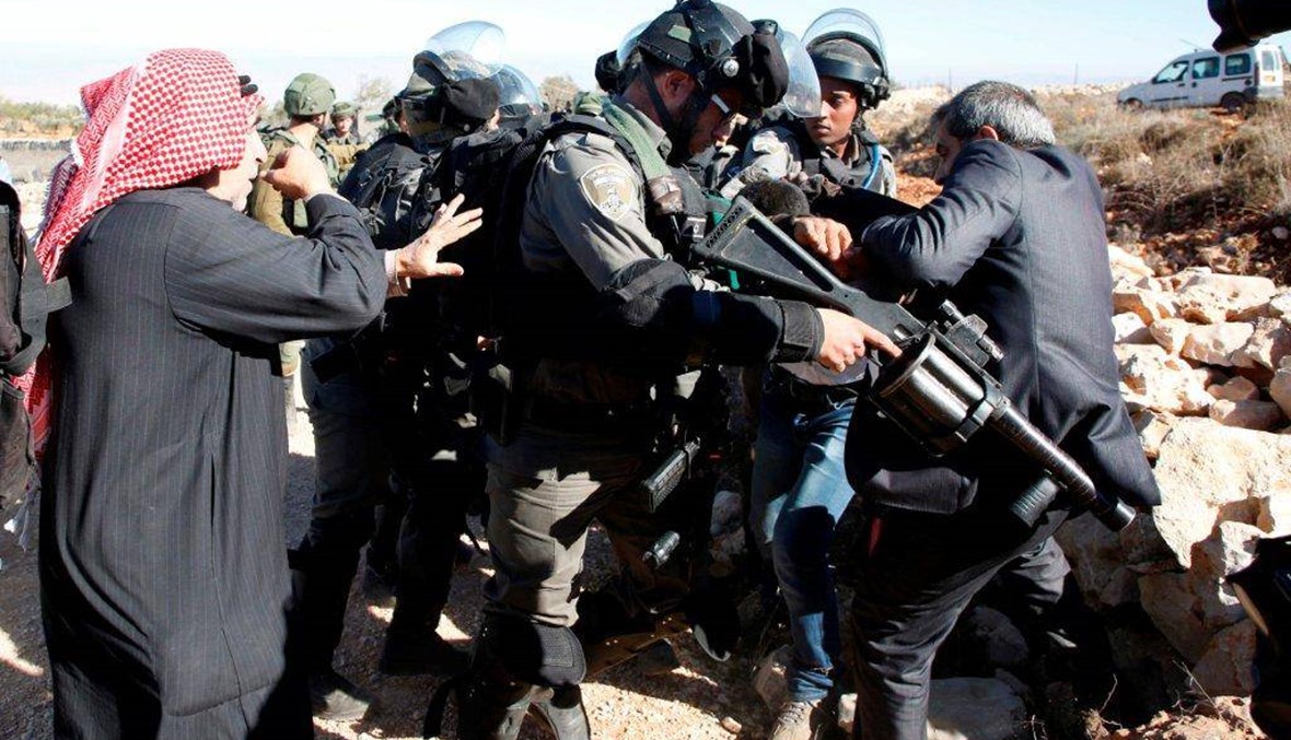 إسرائيل: الجيش يطلق النّار على فلسطيني... مواجهات في قصرة وإلقاء حجارة