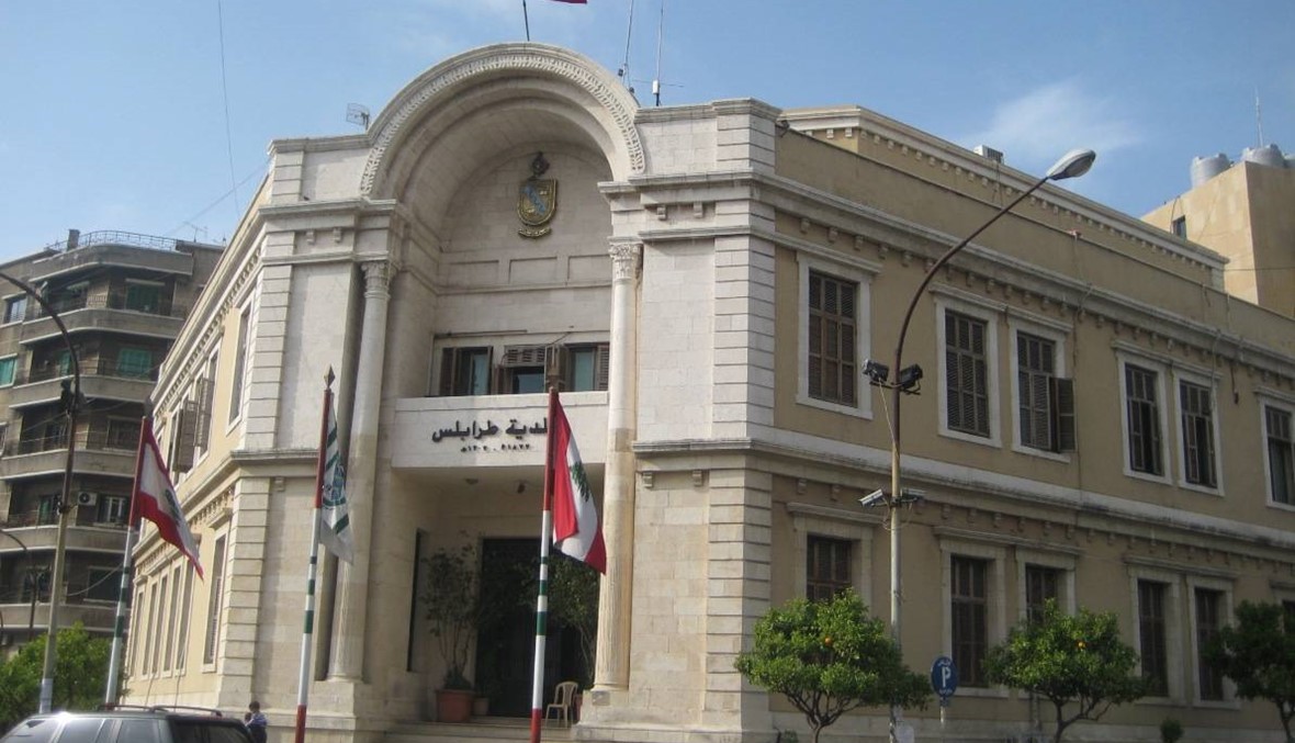 رئيس بلدية طرابلس متهم بالسفر للاستجمام "على حساب الناس"... كيف يرد؟