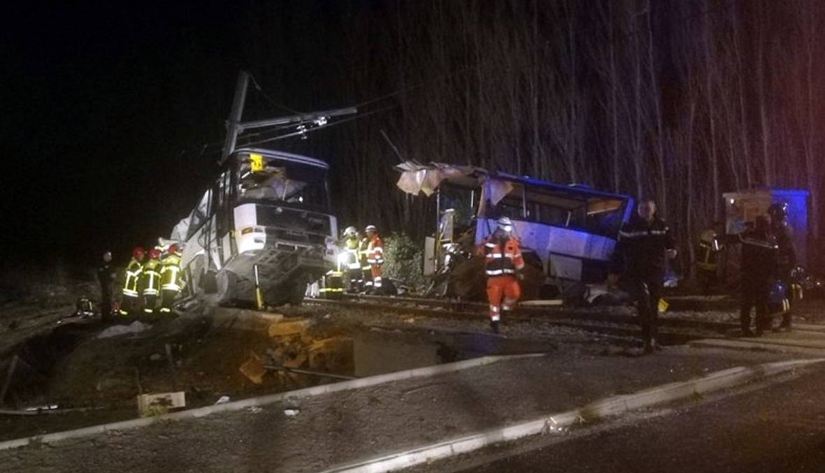 مقتل أربعة تلاميذ وإصابة 20 بحادث تصادم بين قطار وحافلة في فرنسا