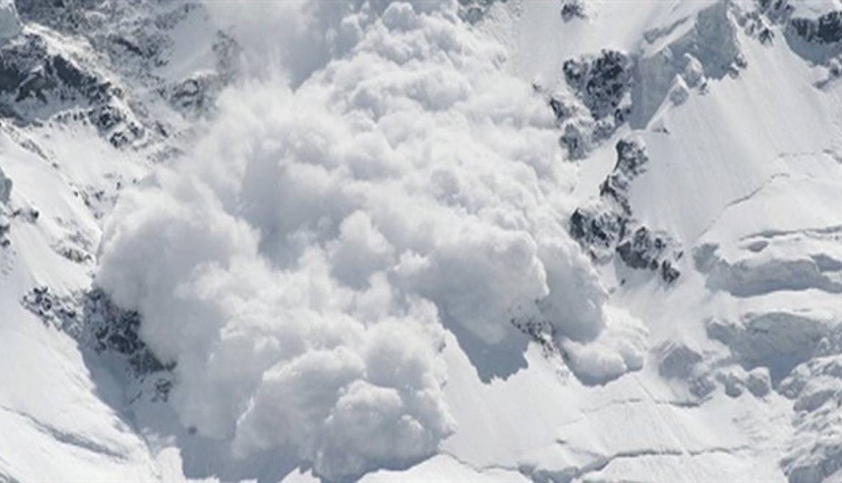 وفاة ثلاثة أشخاص بانهيارات جليدية في منطقة الألب السويسرية