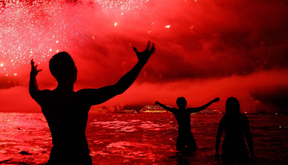 الأنظار على ريو دي جانيرو ليلة رأس السنة: ثلاثة ملايين شخص على شاطئ كوباكابانا