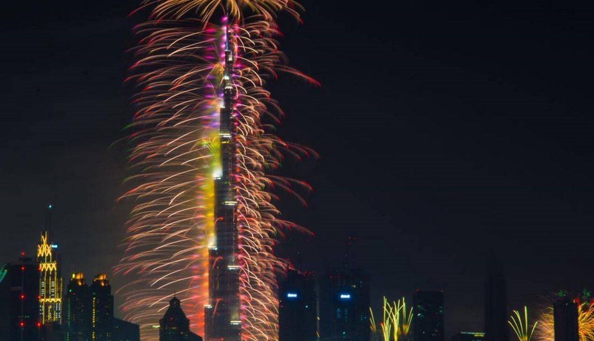 بالفيديو- شاهدوا عرض اللايزر الخلاب على برج خليفة في دبي