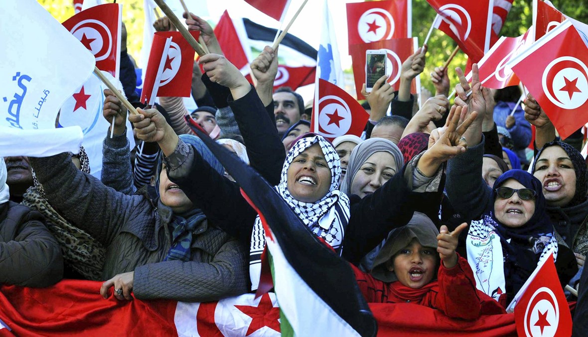 تونس أحيت الذكرى الـ7 لثورتها... متظاهرون غاضبون  و"مانيش مسامح"