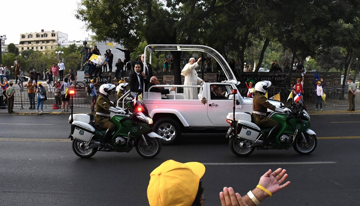 البابا فرنسيس يصل إلى تشيلي في مستهل جولة تشمل أيضاً البيرو