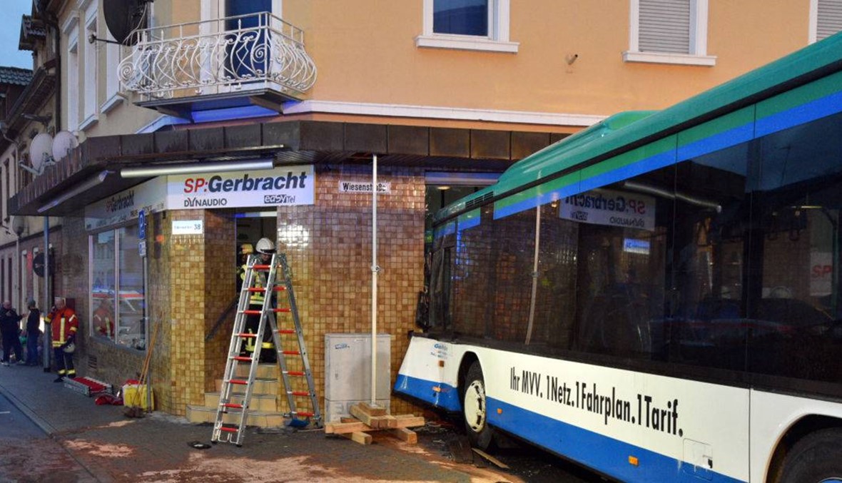 48 جريحاً، بينهم عشرة في حالة خطرة، بحادث حافلة مدرسية في ألمانيا