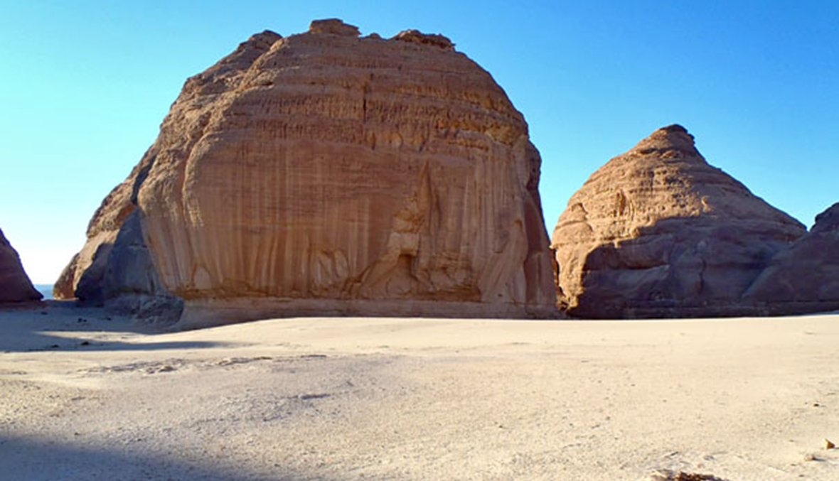اكتشف سحر "الوادي المغلق" بنويبع في مصر