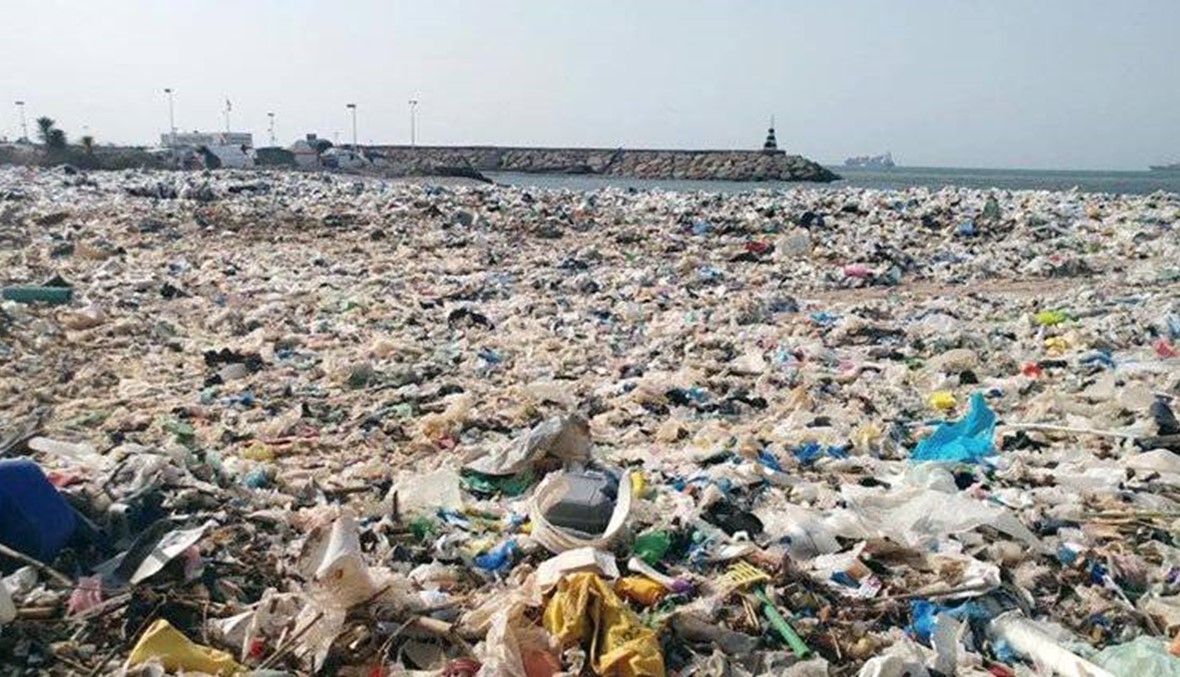 النفايات في لبنان: البحر انتفض والشعب نائم!