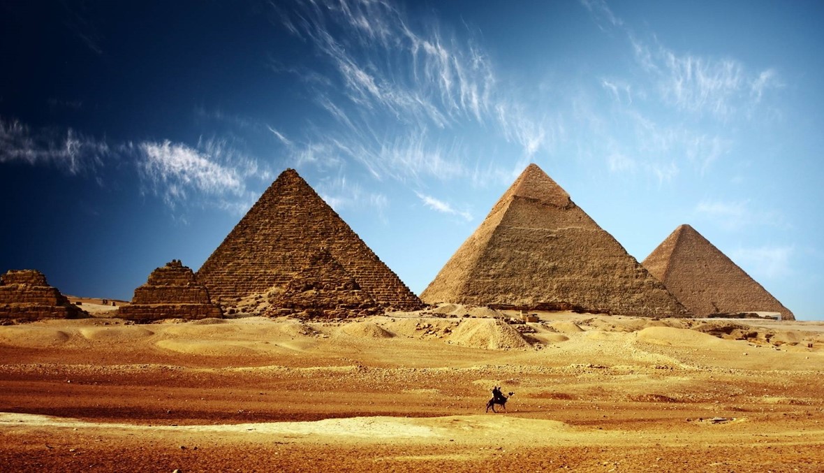 7 نظريات تاريخية حول غموض الأهرامات!