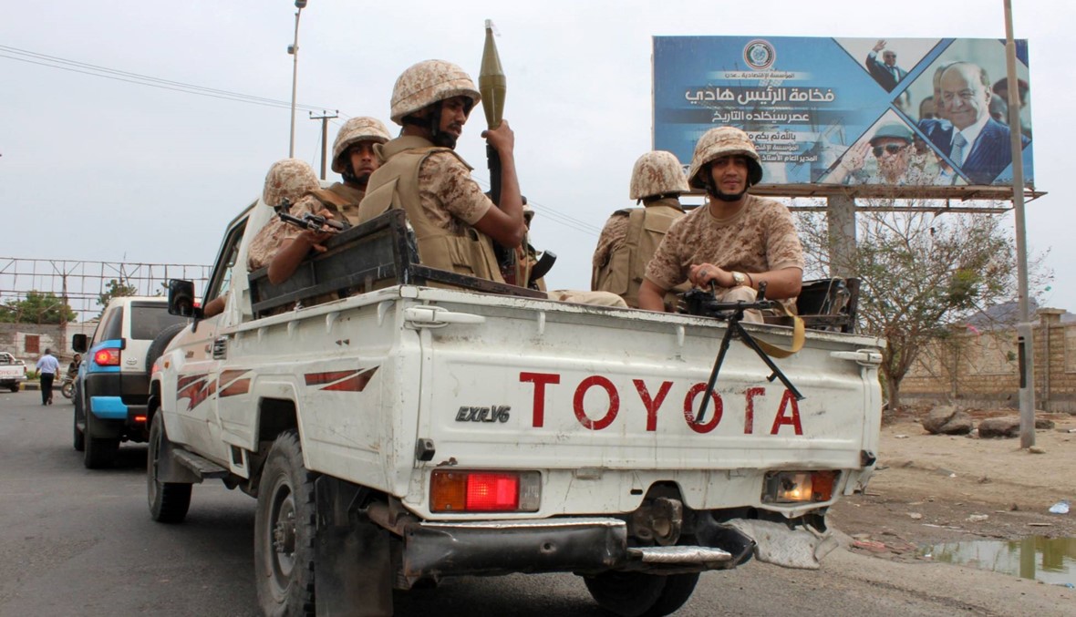 9 قتلى في عدن واشتباكات بالدبابات والمدفعية الثقيلة