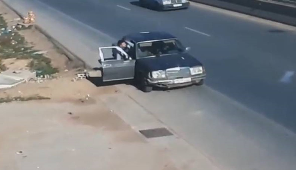 بالفيديو - سرقة على طريق رياق - بعلبك وقيمة المسروقات 14 ألف ليرة