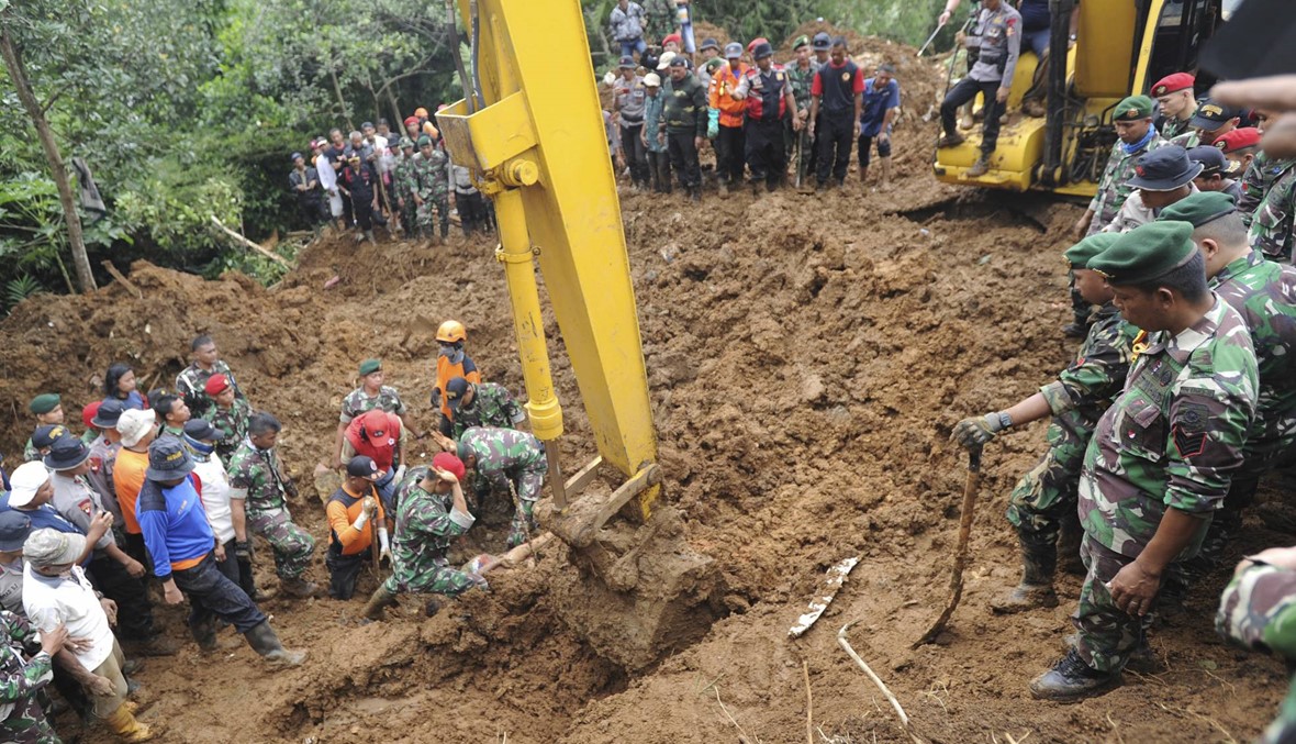 إجلاء آلاف الأشخاص في اندونيسيا بسبب الفيضانات