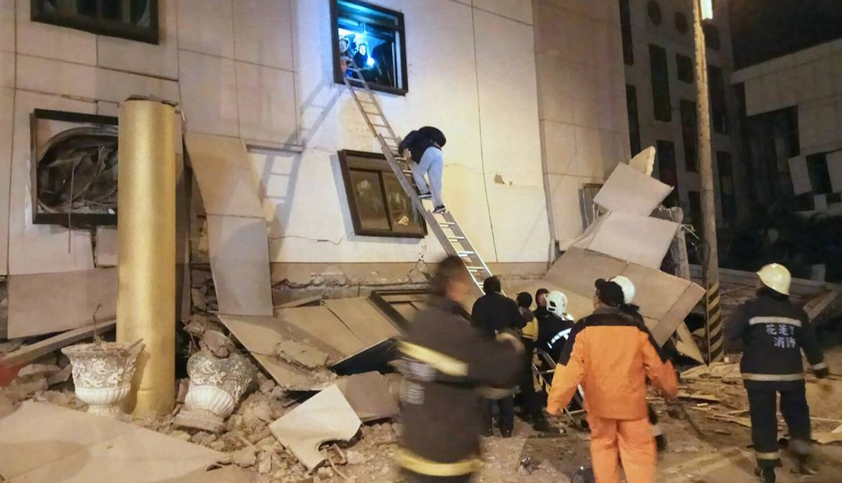 بالصور والفيديو: قتيلان واكثر من مئة جريح جراء الزلزال في تايوان