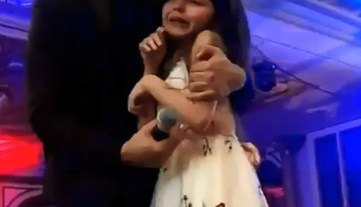 فيديو لوائل كفوري وفتاة صغيرة... موجة بكاء
