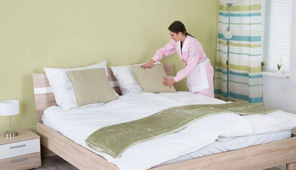 تعرفوا إلى طريقة تنظيف مرتبة السرير من البقع
