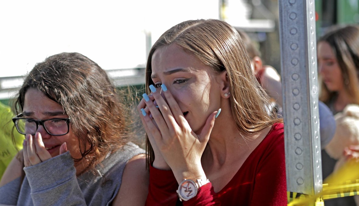 بالصور والفيديو: مشاهد مأسوية... 17 قتيلا في اطلاق النار داخل مدرسة في فلوريدا