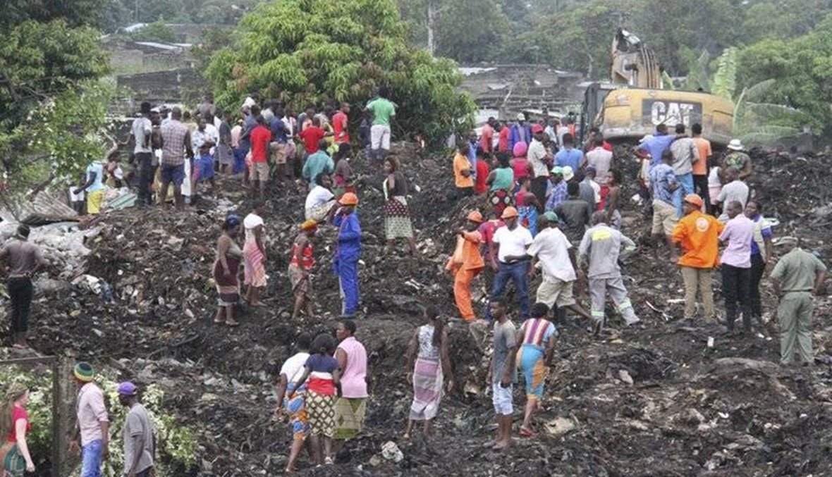 كارثة في موزامبيق... كومة كبيرة من القمامة تنهار على المنازل