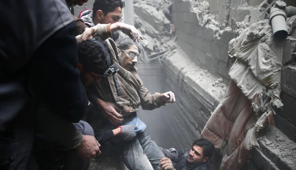المعارضة: ظهور أعراض لاستخدام غاز الكلور بعد انفجار قرب دمشق