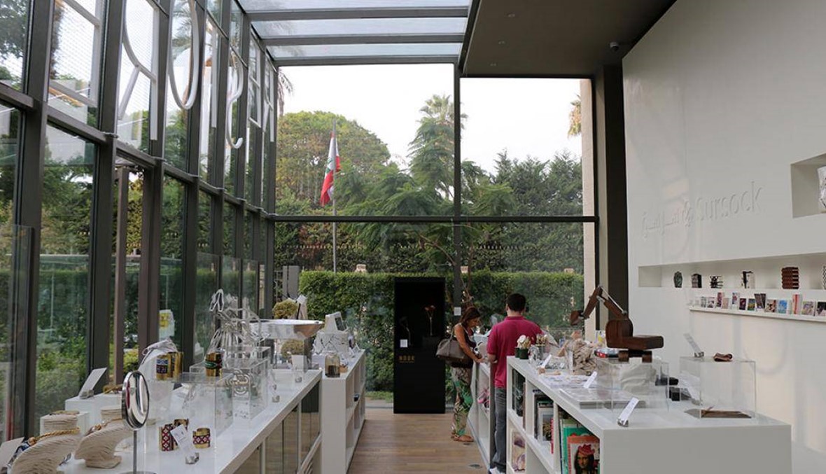 تصاميم حصريّة وهدايا مُتقنة و"مزمزة فنجان قهوة" في متجر متحف سرسق