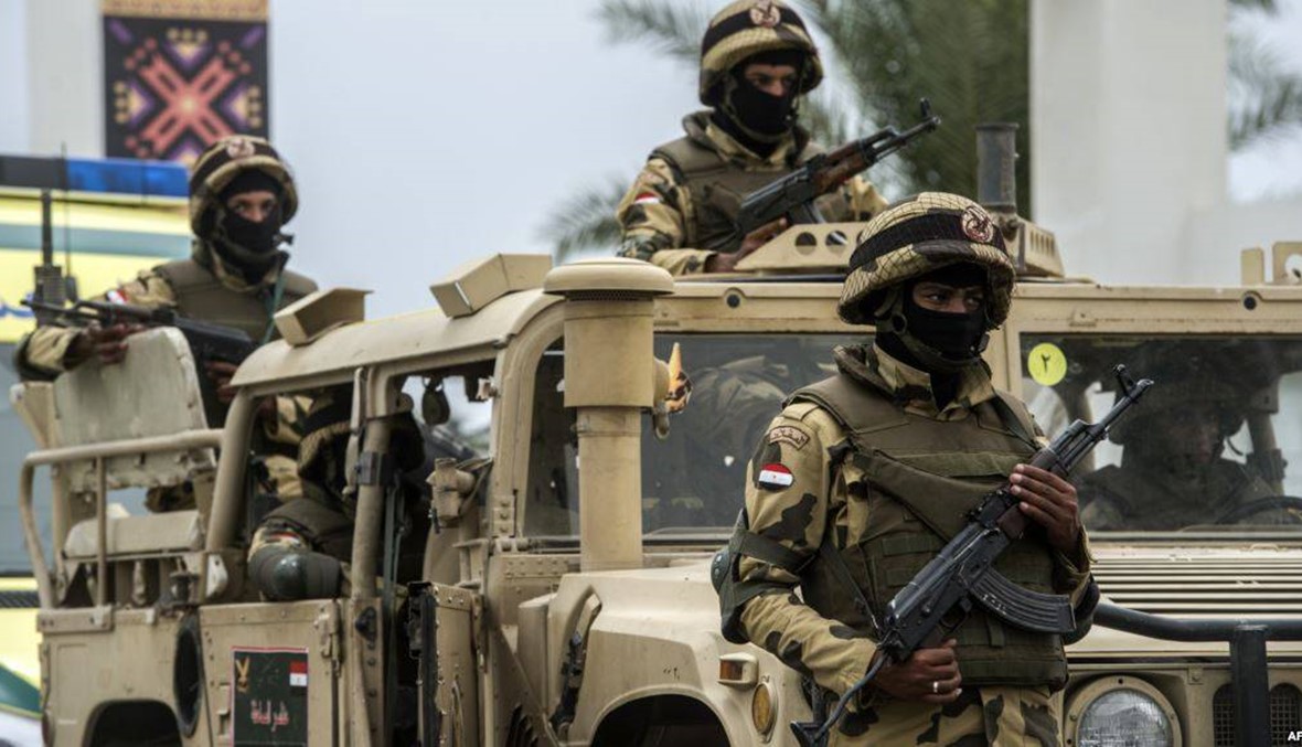 الجيش المصري يُصدر بياناً: مقتل عشرة "تكفيريين" وأربعة من جنوده في سيناء
