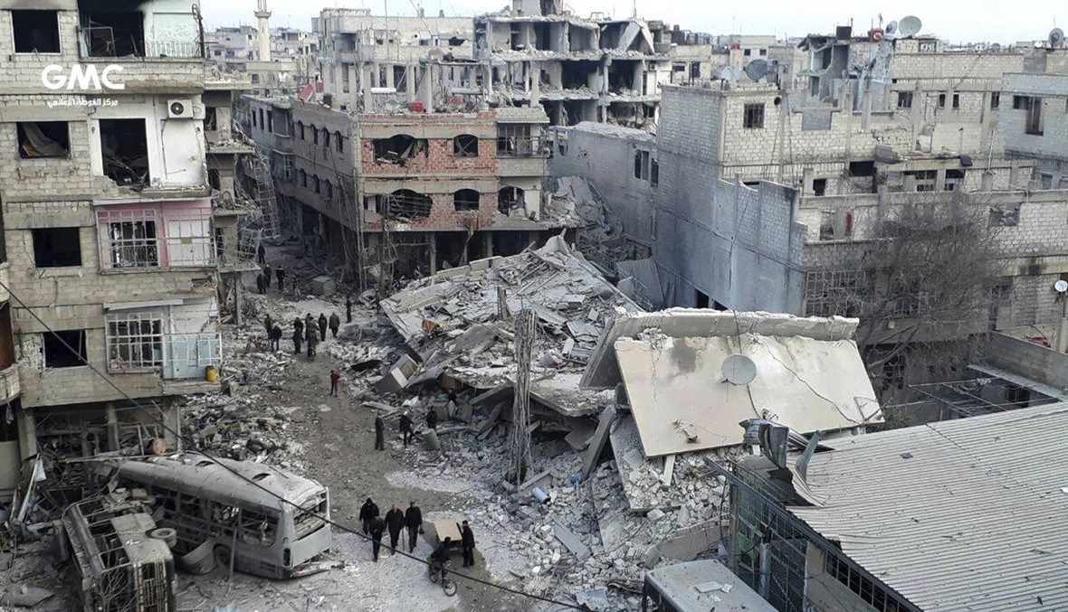 معارك في الغوطة الشرقية... جثث تحت أنقاض أبنيتها